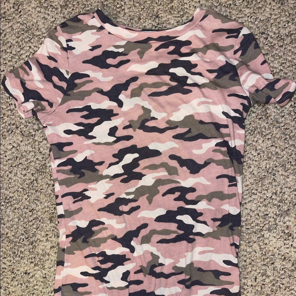 PINK pink camo t shirt. Used- like new